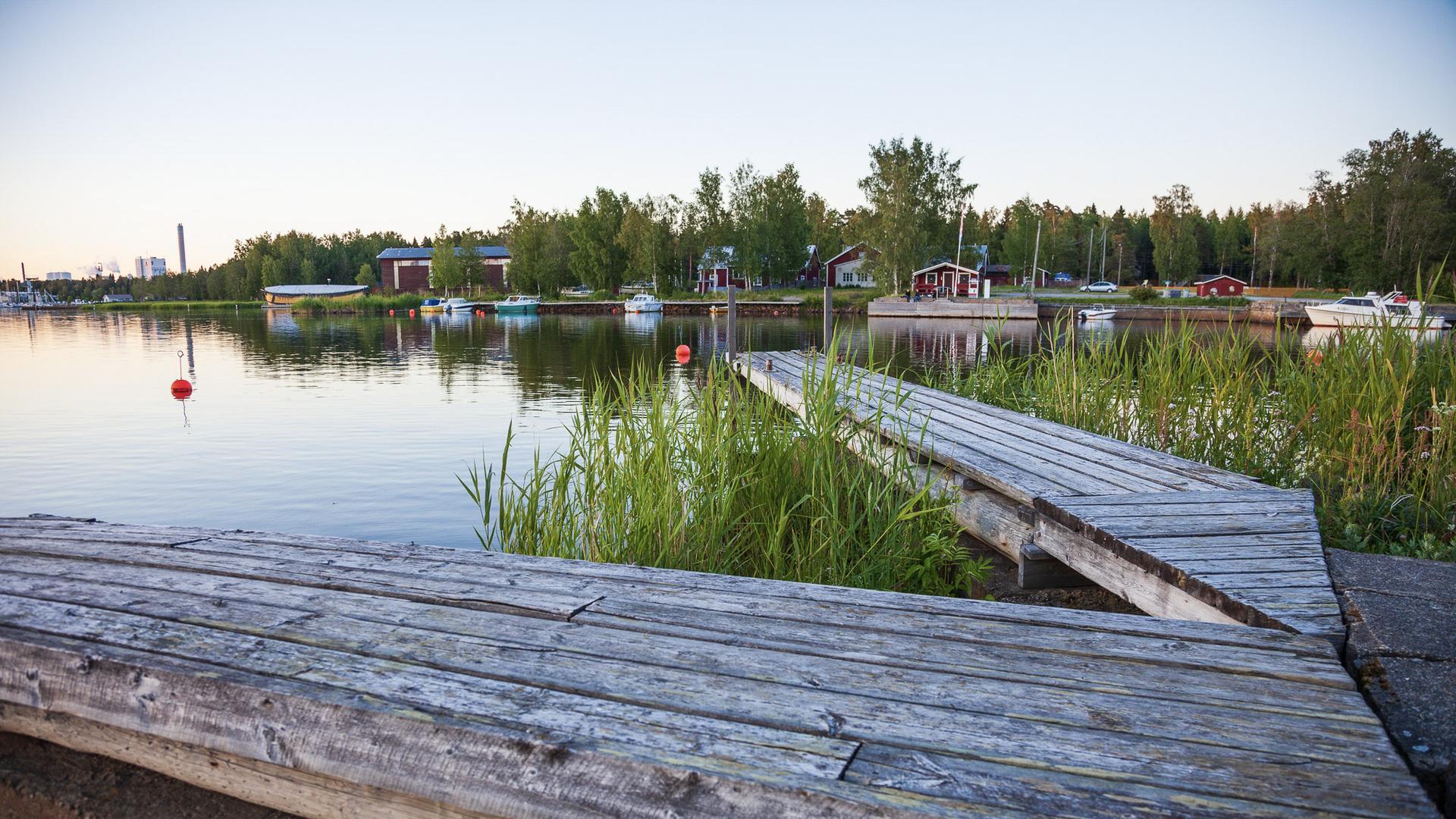 https://visitpietarsaari.fi/wp-content/uploads/2026/04/gamla-hamn-brygga.jpg